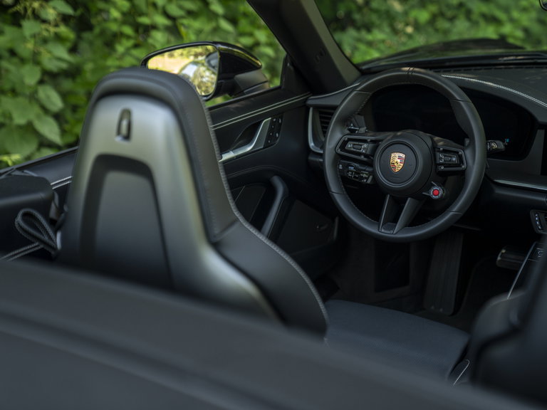 Porsche 992 Carrera