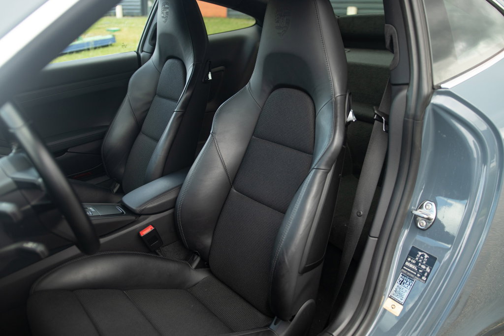 Porsche 991.2 GT3 Touring
