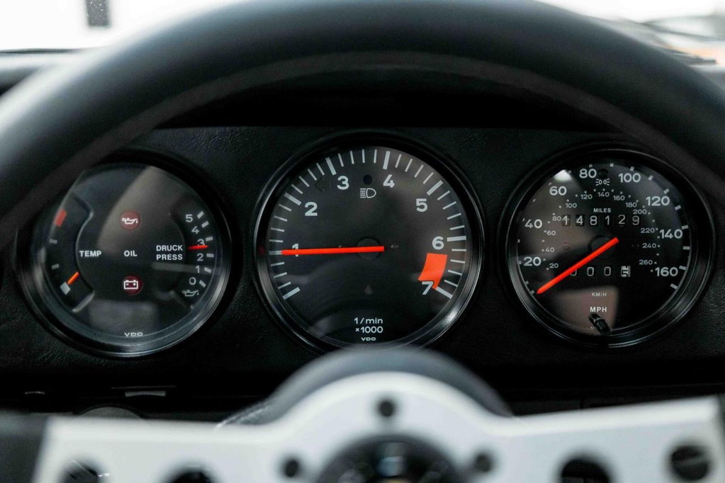 Porsche 911 Carrera 3.2 (US)