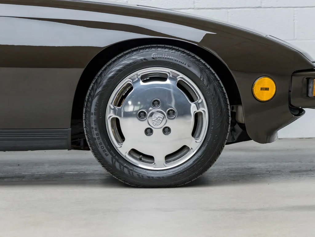 Porsche 924 Turbo