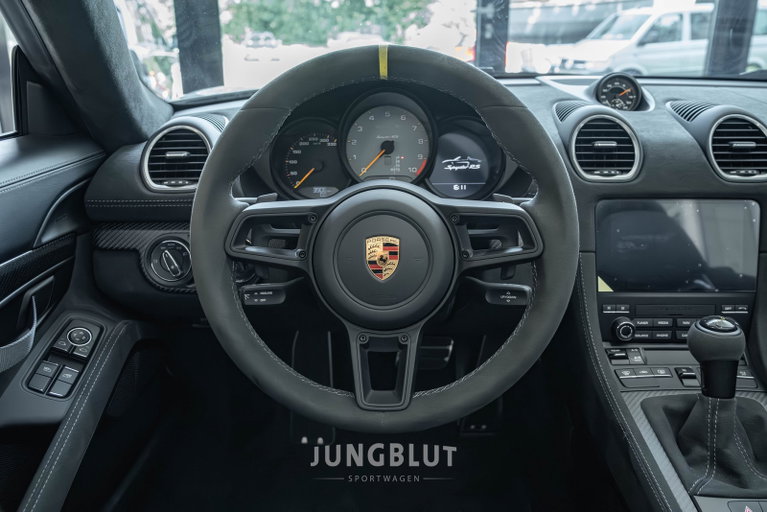 Porsche 718 Spyder RS