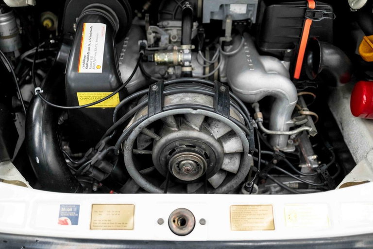Porsche 911 Carrera 3.2 (US)