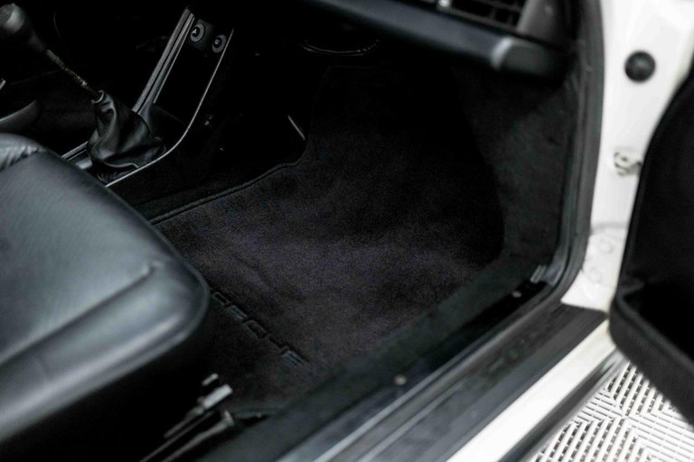 Porsche 911 Carrera 3.2 (US)
