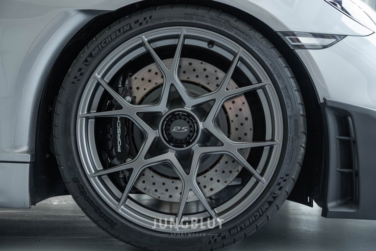 Porsche 718 Spyder RS