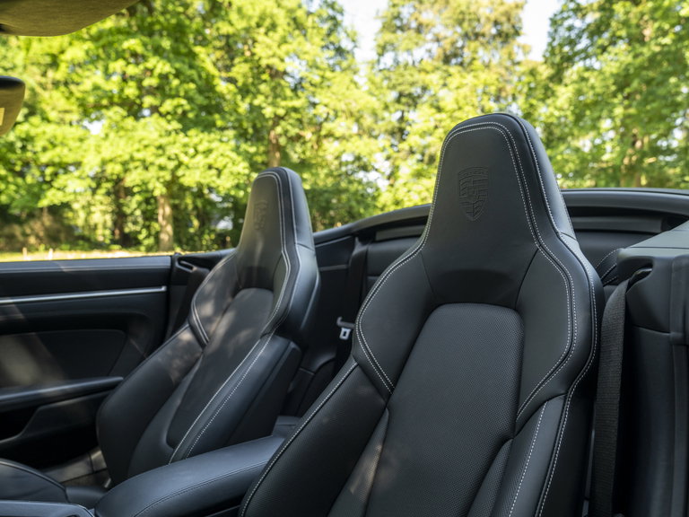 Porsche 992 Carrera