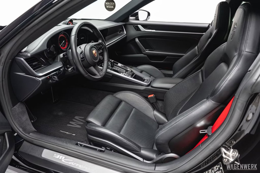 Porsche 992 Carrera 4S