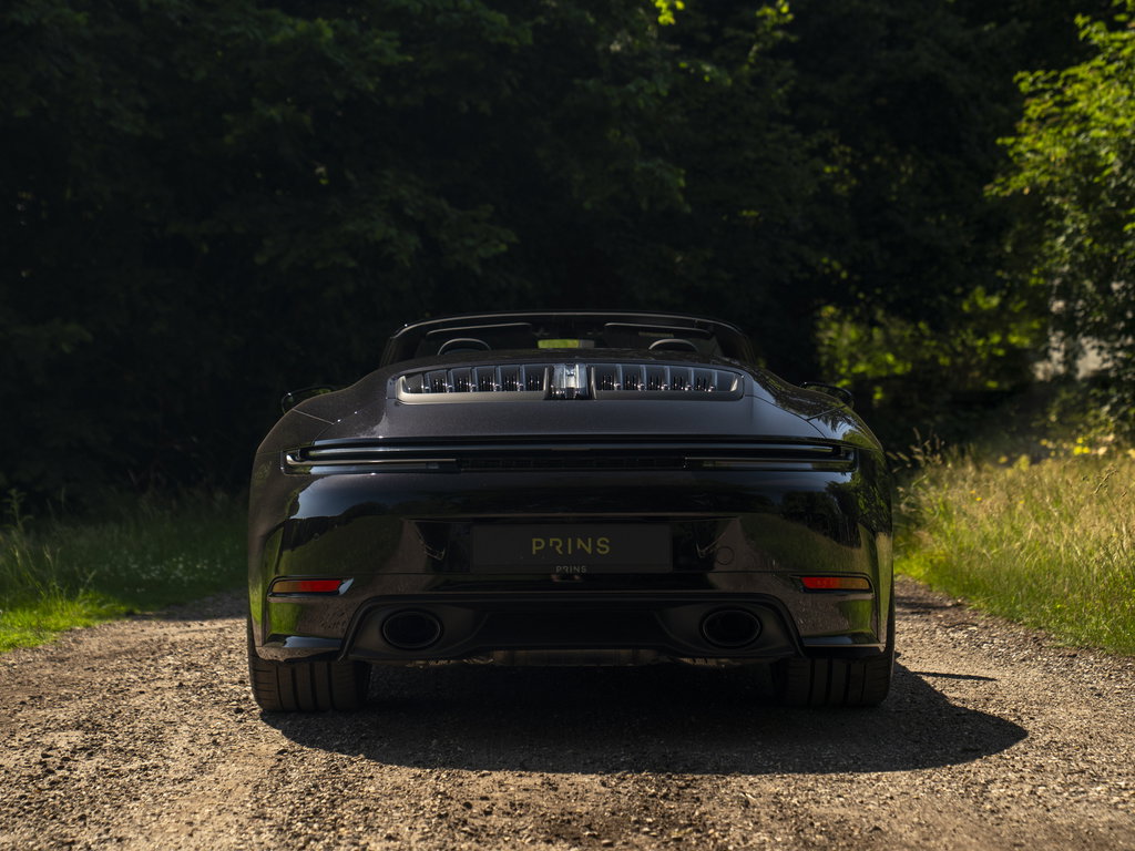 Porsche 992 Carrera