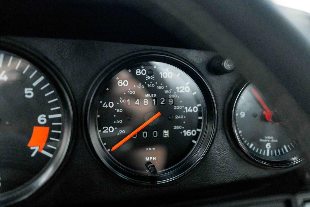Porsche 911 Carrera 3.2 (US)