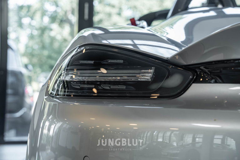 Porsche 718 Spyder RS