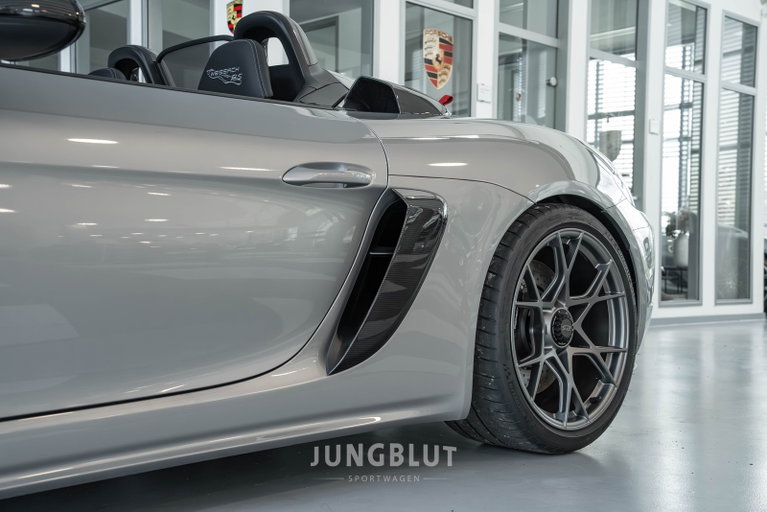 Porsche 718 Spyder RS