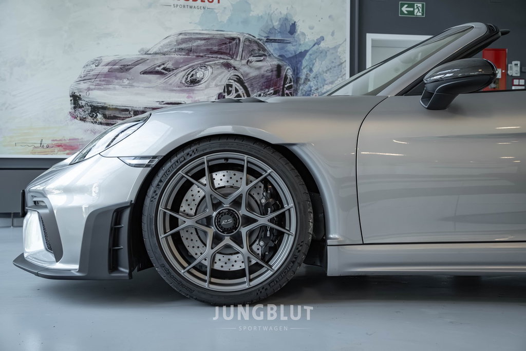 Porsche 718 Spyder RS