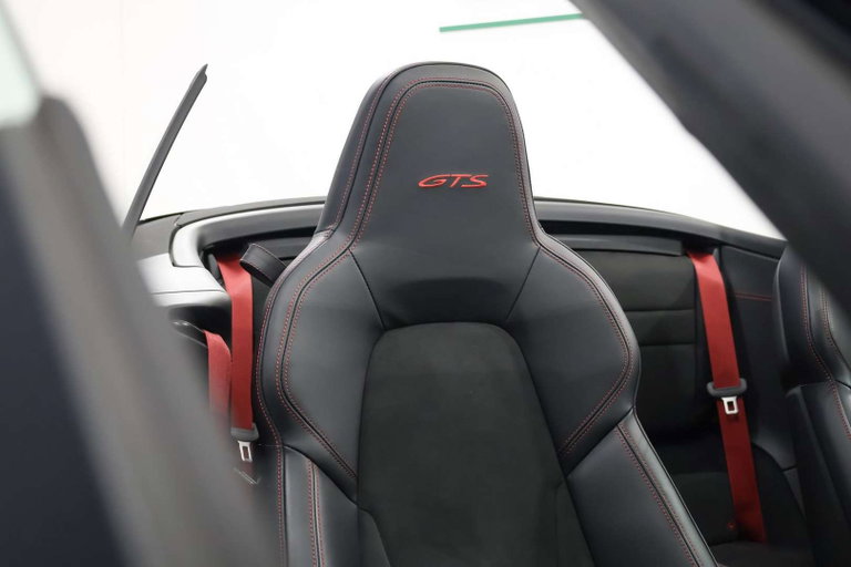 Porsche 992 Carrera GTS