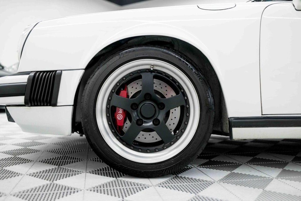 Porsche 911 Carrera 3.2 (US)