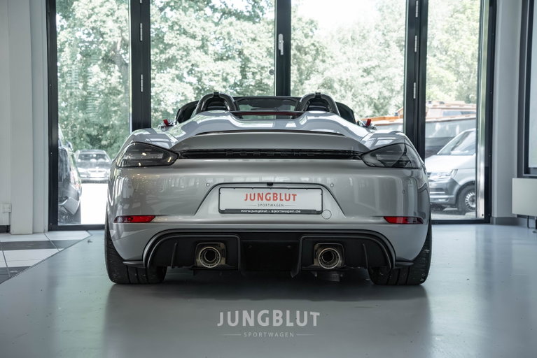 Porsche 718 Spyder RS