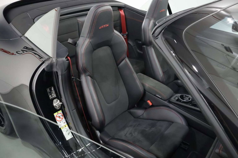 Porsche 992 Carrera GTS