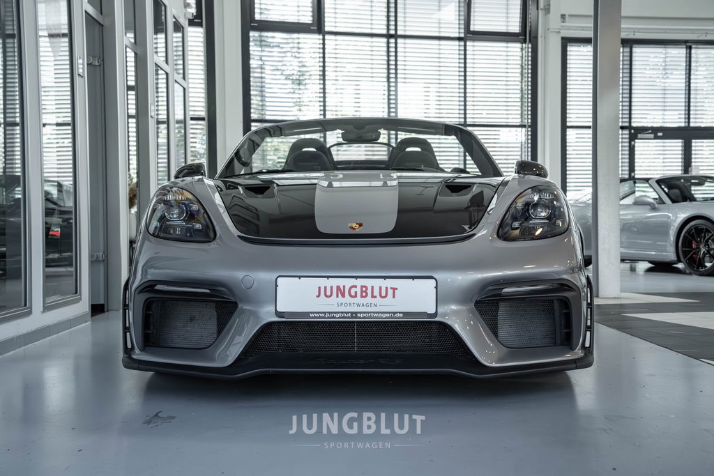 Porsche 718 Spyder RS