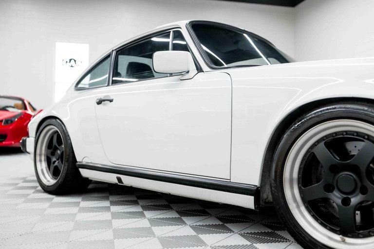 Porsche 911 Carrera 3.2 (US)