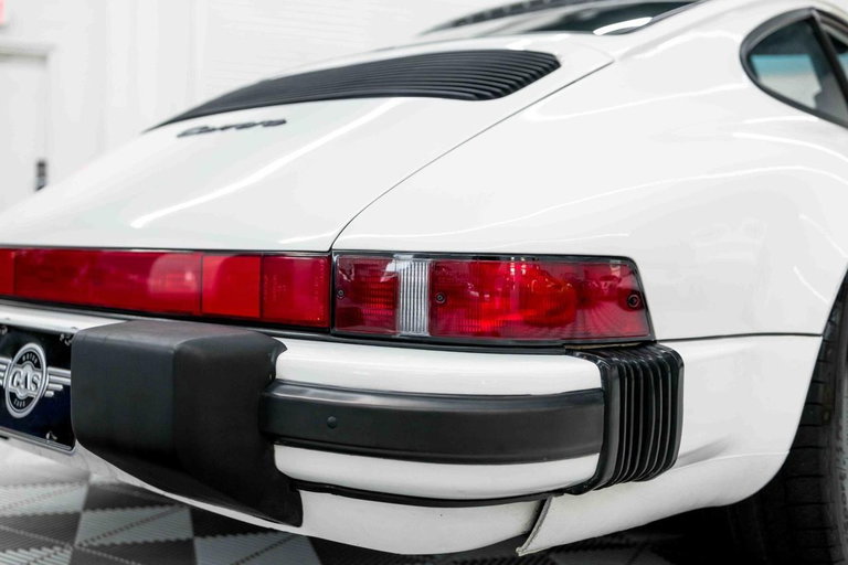 Porsche 911 Carrera 3.2 (US)