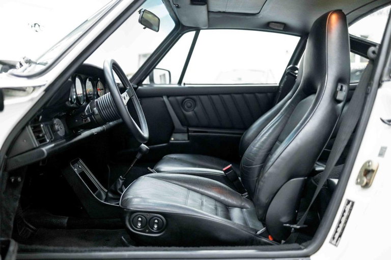 Porsche 911 Carrera 3.2 (US)