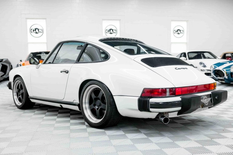 Porsche 911 Carrera 3.2 (US)