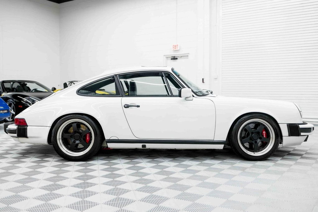 Porsche 911 Carrera 3.2 (US)
