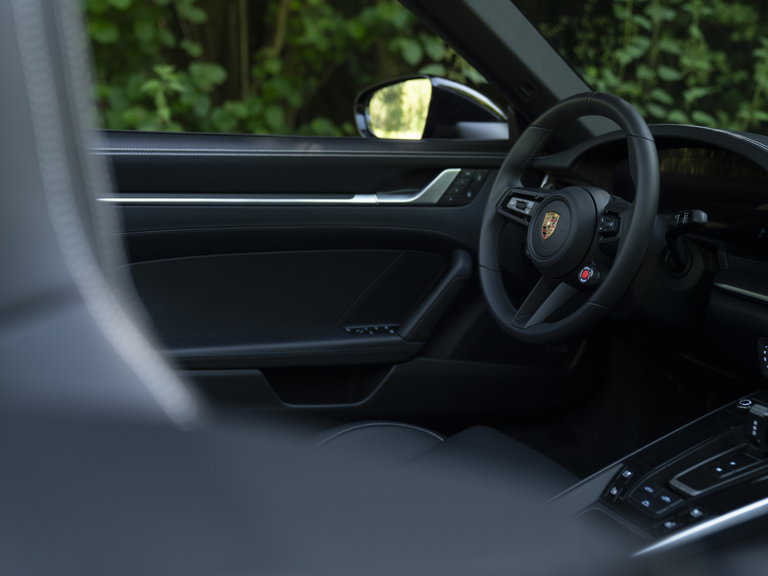 Porsche 992 Carrera