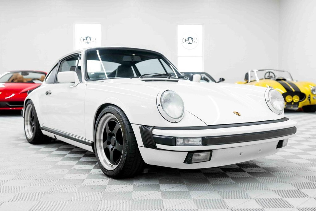 Porsche 911 Carrera 3.2 (US)