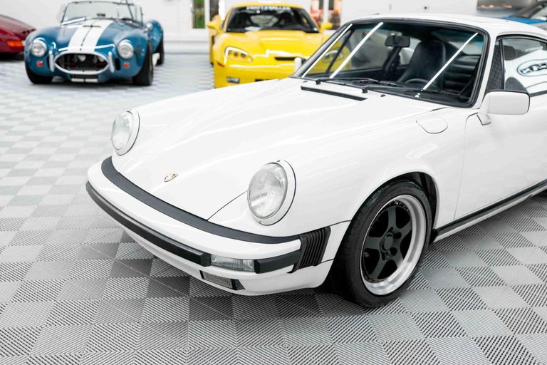 Porsche 911 Carrera 3.2 (US)