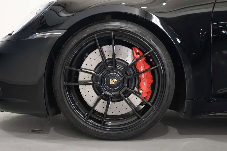 Porsche 992 Carrera GTS