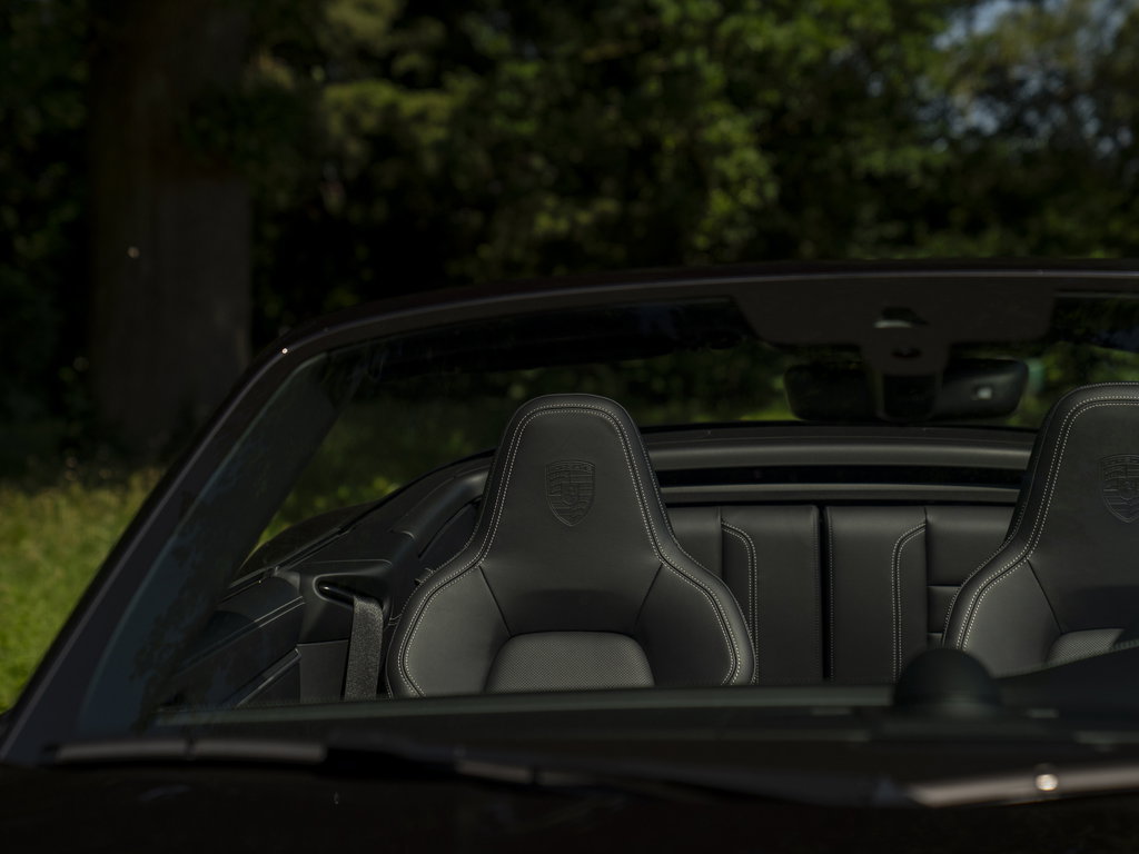 Porsche 992 Carrera