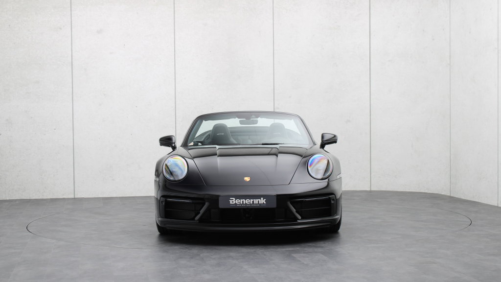 Porsche 992 Carrera 4 GTS
