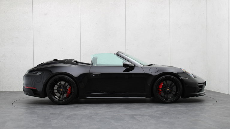 Porsche 992 Carrera 4 GTS