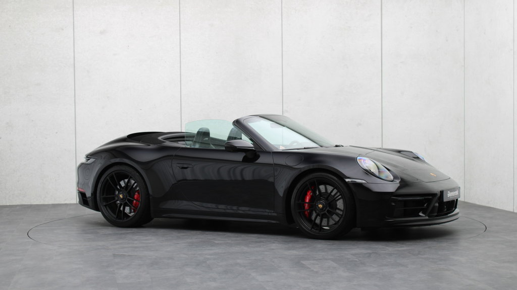 Porsche 992 Carrera 4 GTS