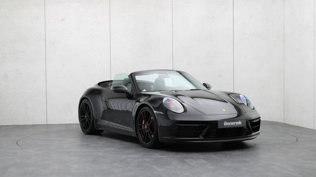 Porsche 992 Carrera 4 GTS