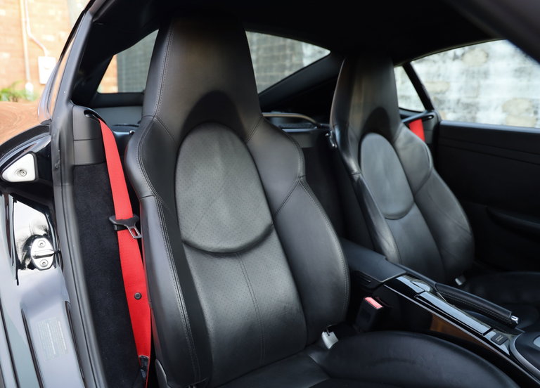 Porsche 987 Cayman R