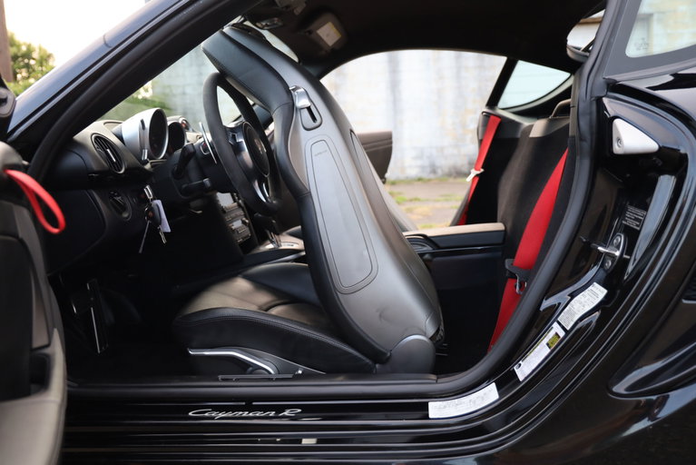 Porsche 987 Cayman R