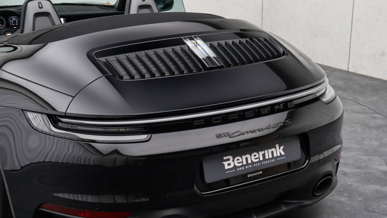 Porsche 992 Carrera 4 GTS
