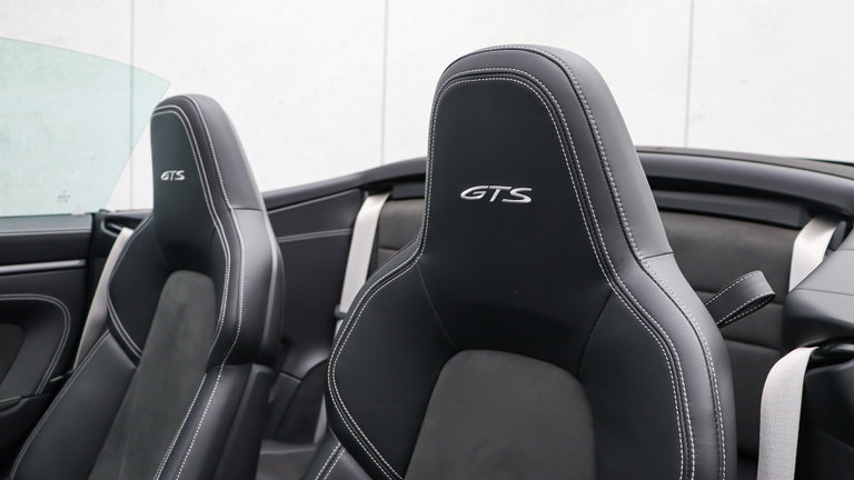 Porsche 992 Carrera 4 GTS