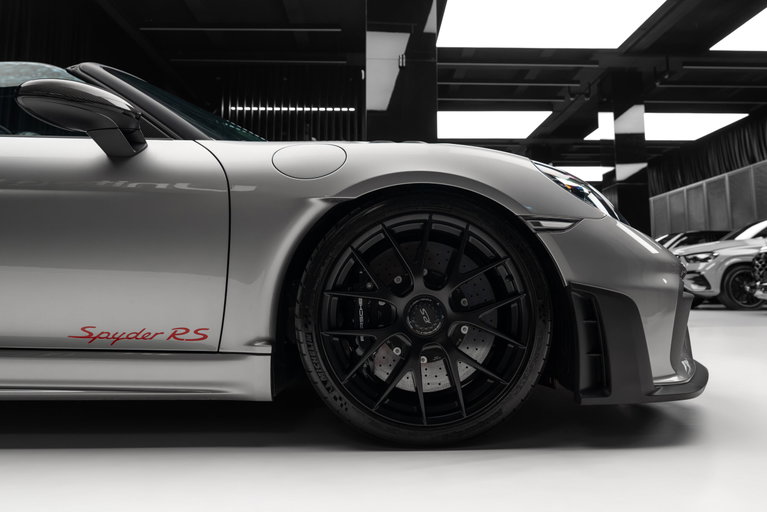 Porsche 718 Spyder RS