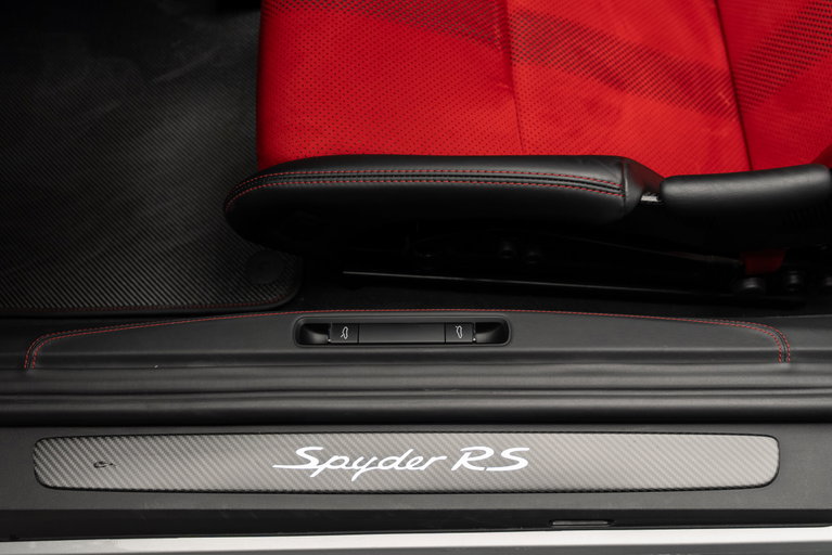 Porsche 718 Spyder RS