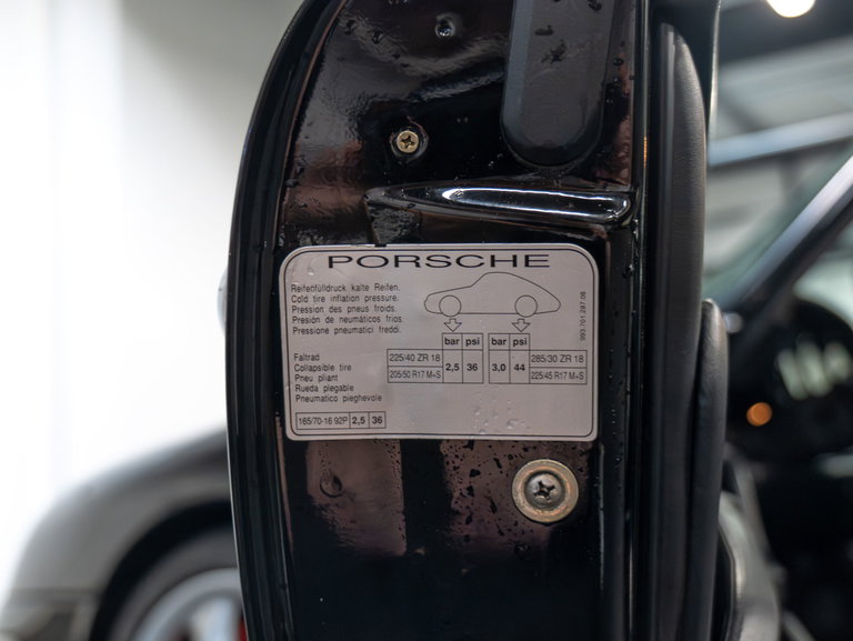 Porsche 993 Carrera 4S