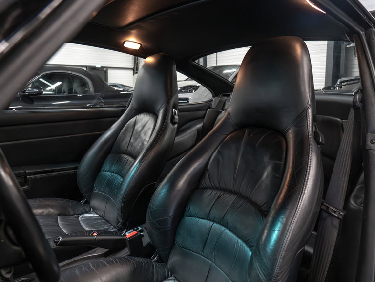 Porsche 993 Carrera 4S