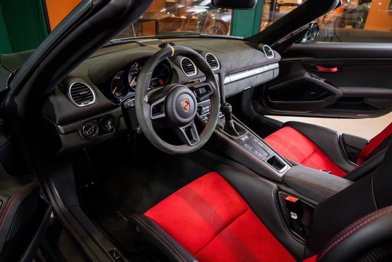 Porsche 718 Spyder RS