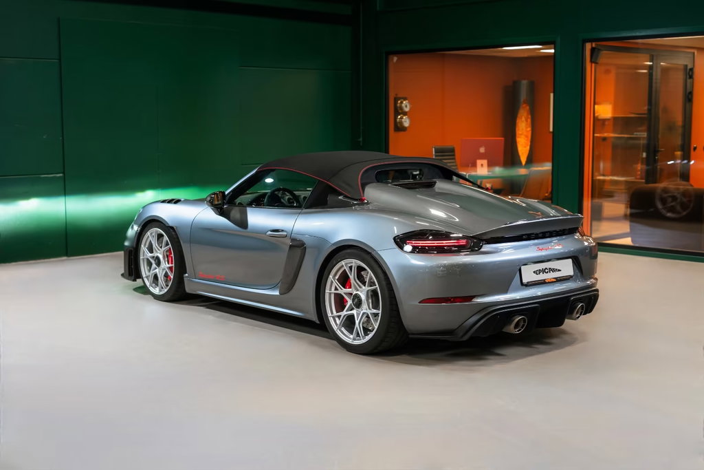 Porsche 718 Spyder RS