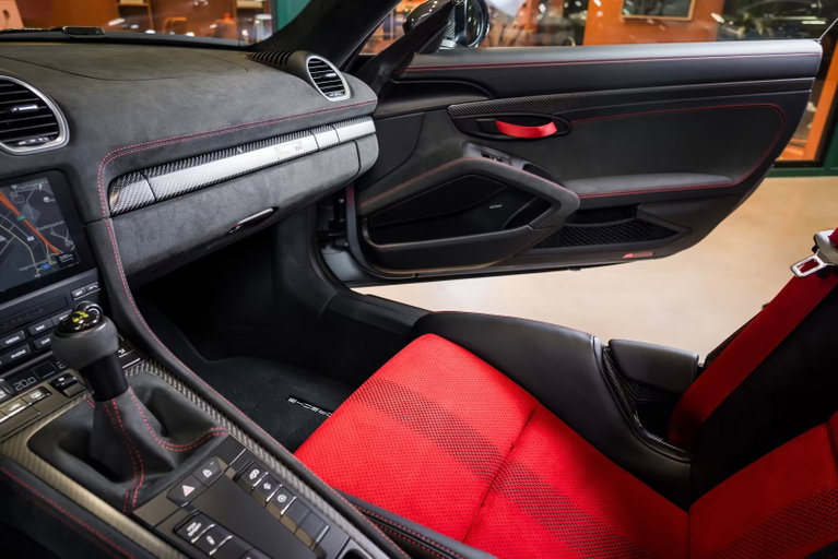 Porsche 718 Spyder RS