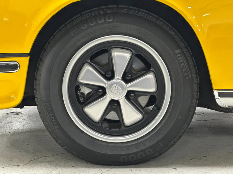 Porsche 911 E