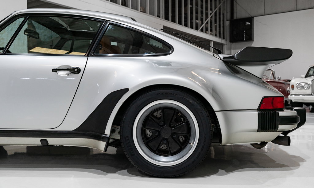 Porsche 911 Turbo 3.3 (US)