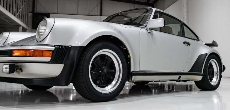 Porsche 911 Turbo 3.3 (US)