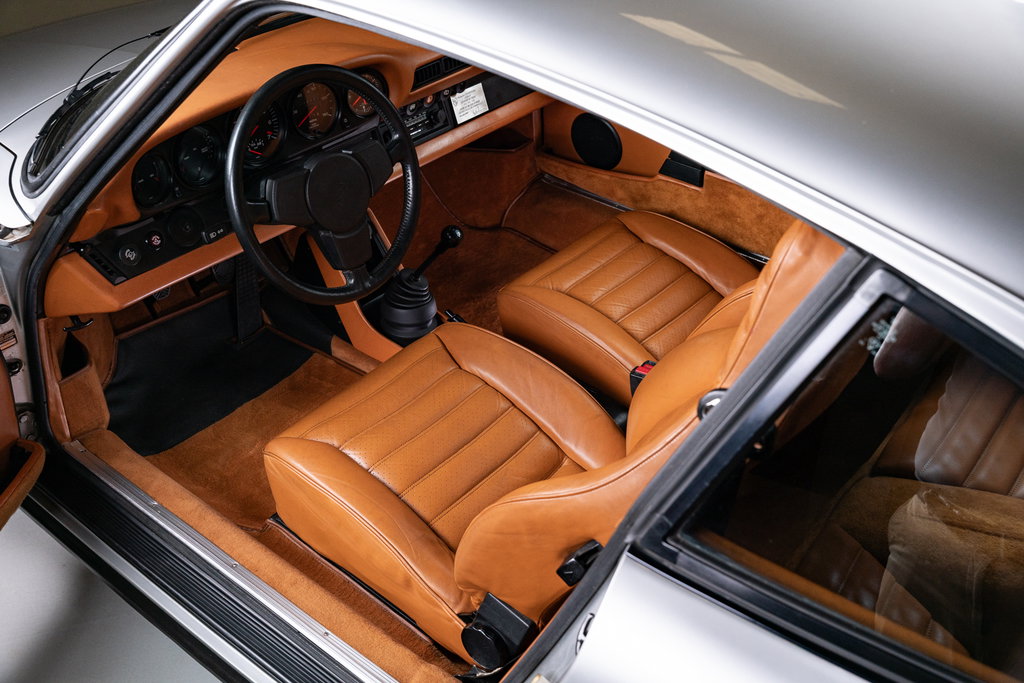 Porsche 911 Turbo 3.3 (US)