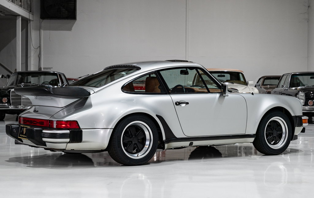 Porsche 911 Turbo 3.3 (US)
